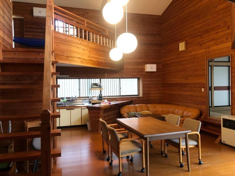 北軽井沢の貸別荘一棟貸し切り-庭とウッドデッキつき Azumaiokozan Екстериор снимка