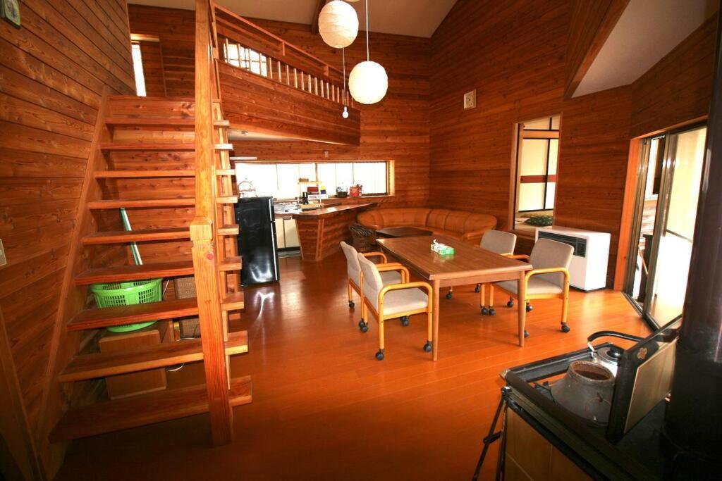 北軽井沢の貸別荘一棟貸し切り-庭とウッドデッキつき Azumaiokozan Екстериор снимка