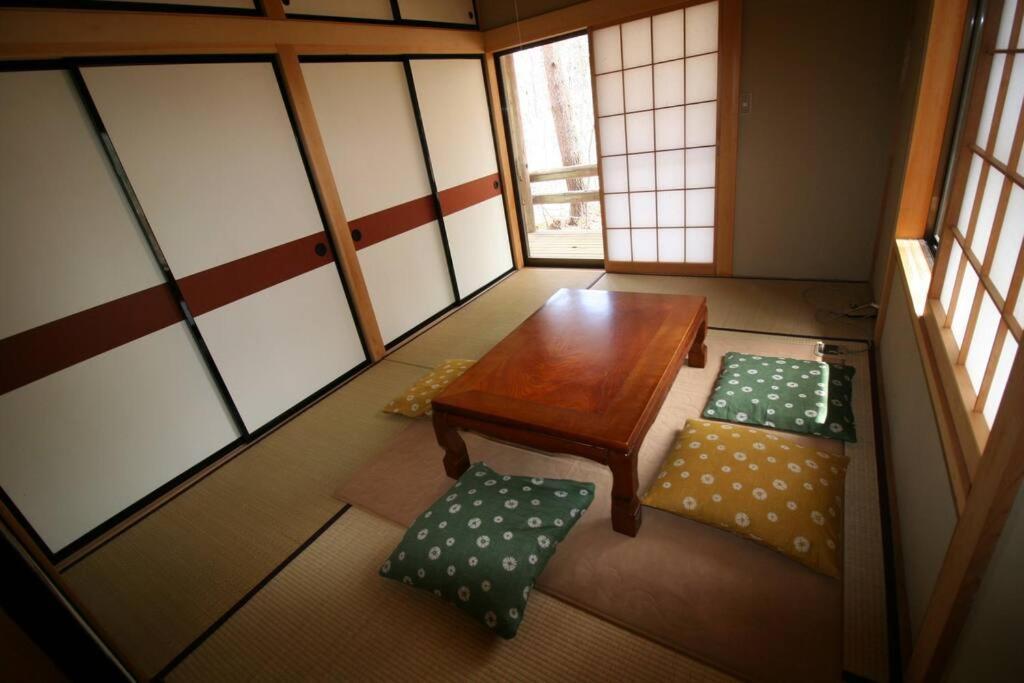 北軽井沢の貸別荘一棟貸し切り-庭とウッドデッキつき Azumaiokozan Екстериор снимка